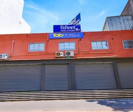 Fabhotel Nidhivan, Udhna Junction Сурат Екстериор снимка