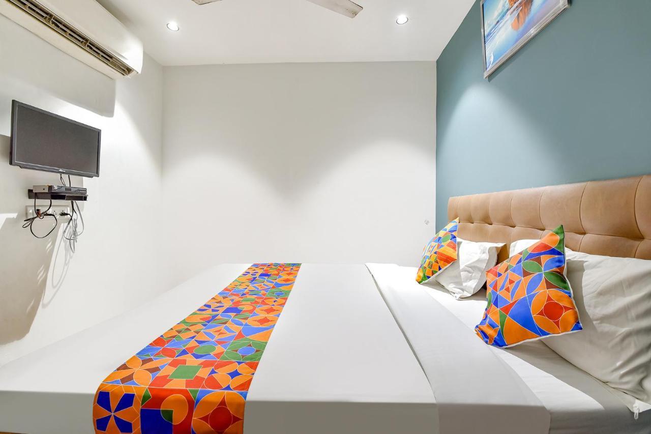 Fabhotel Nidhivan, Udhna Junction Сурат Екстериор снимка