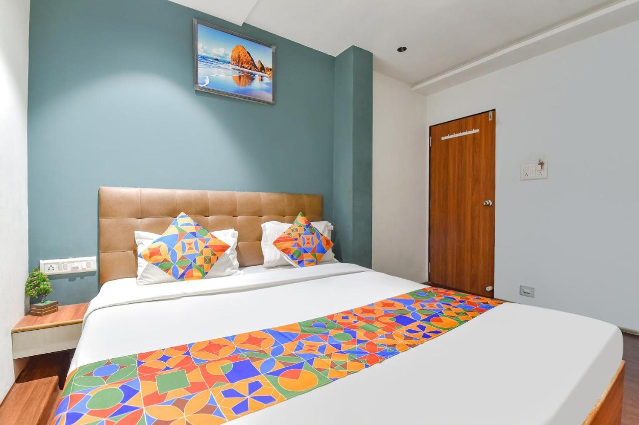 Fabhotel Nidhivan, Udhna Junction Сурат Екстериор снимка