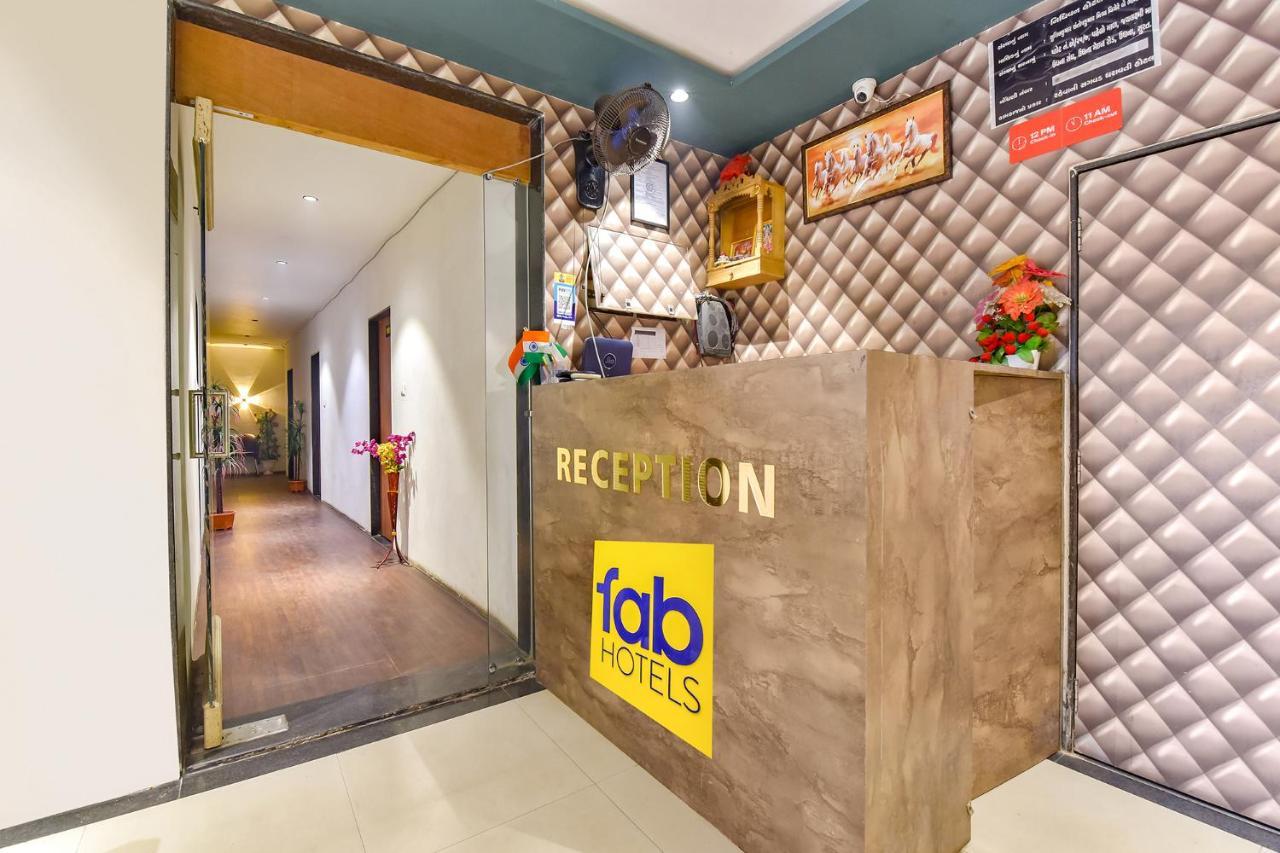 Fabhotel Nidhivan, Udhna Junction Сурат Екстериор снимка