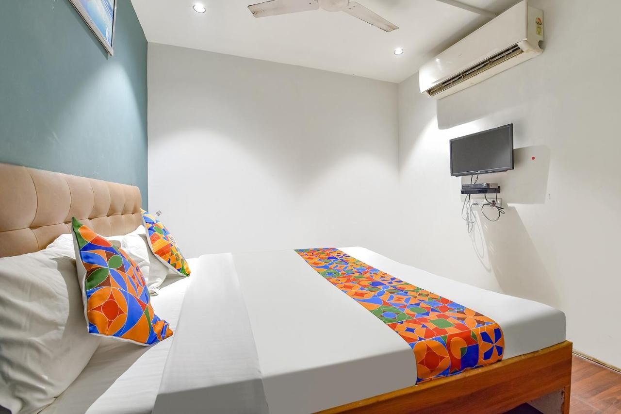 Fabhotel Nidhivan, Udhna Junction Сурат Екстериор снимка