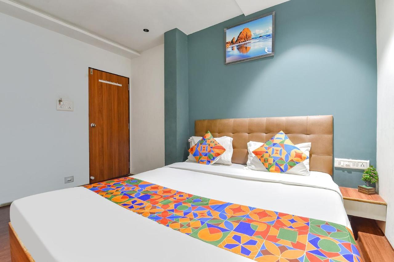 Fabhotel Nidhivan, Udhna Junction Сурат Екстериор снимка